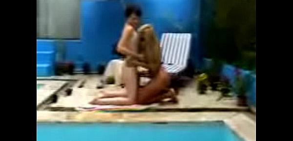  Hot Chat - Juliana e Samantha piscina